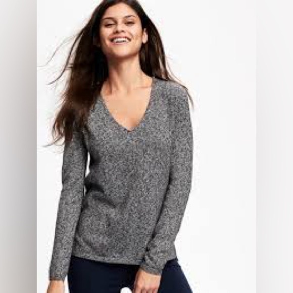 Old Navy Sweaters - Old Navy Charcoal V-Neck Sweater